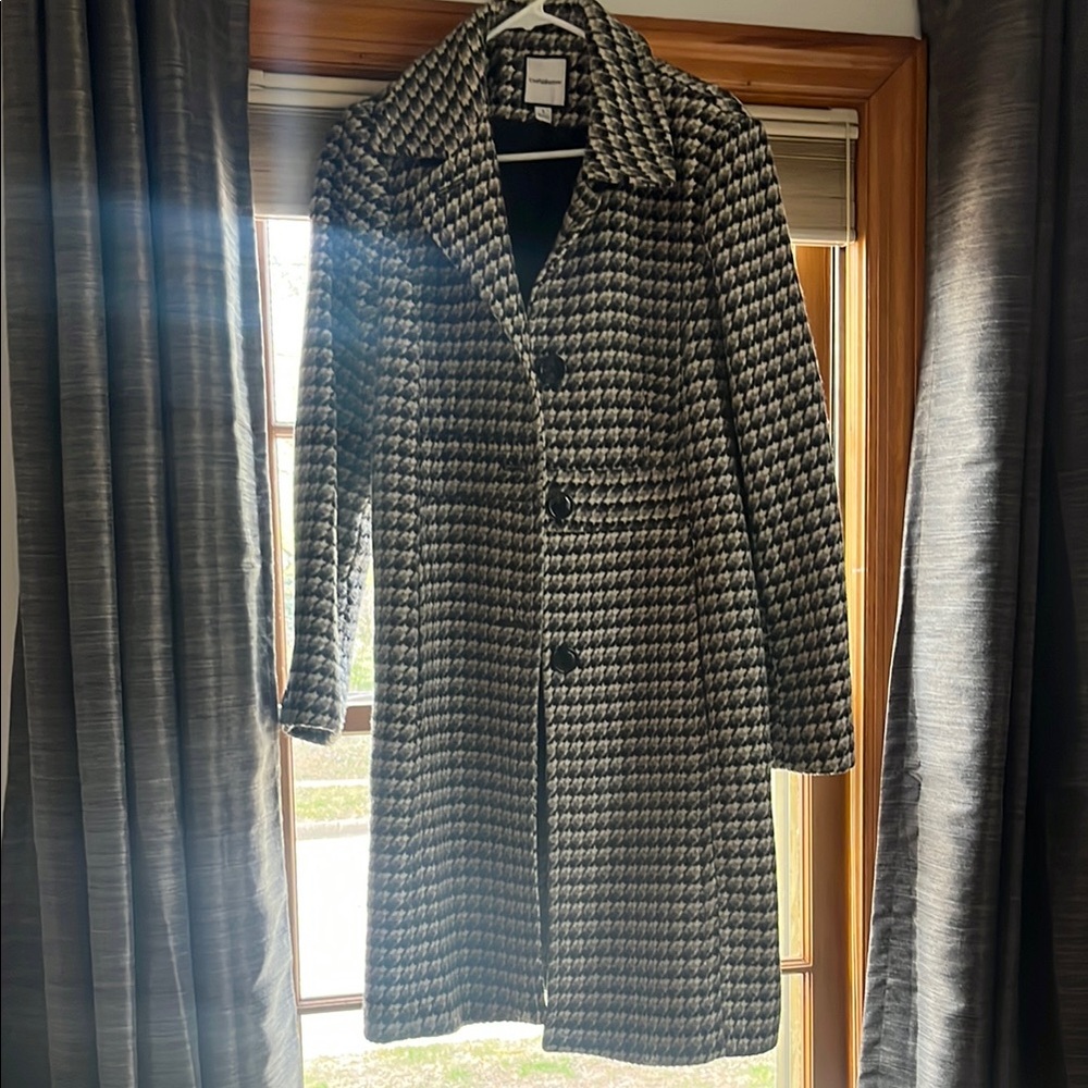 Stylish Black and White Houndstooth Women's Coat